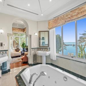 Cap D'Antibes, Chateau de la Vigie à Vendre