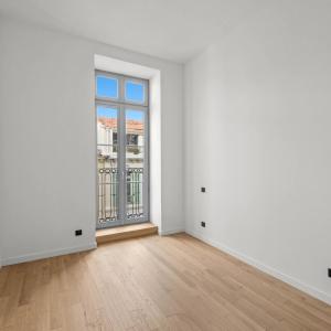 Cannes Banane : Appartement 3 pièces  dans un immeuble entièreme