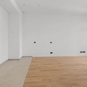 Cannes Banane : Appartement 3 pièces  dans un immeuble entièreme