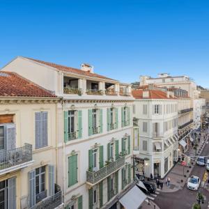 Cannes Banane : Appartement 3 pièces  dans un immeuble entièreme