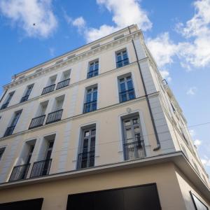Cannes Banane : Appartement 3 pièces  dans un immeuble entièreme