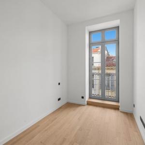 Cannes Banane : Appartement 3 pièces  dans un immeuble entièreme