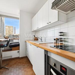 Paris XVe - Charles Michels - Vue Seine et Tour Eiffel