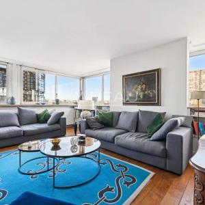 Paris XVe - Charles Michels - Vue Seine et Tour Eiffel