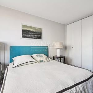 Paris XVe - Charles Michels - Vue Seine et Tour Eiffel