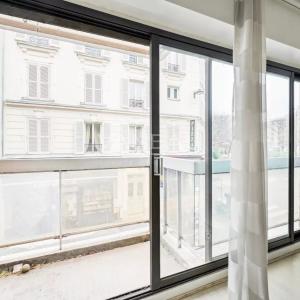 Paris XVe - Volontaires / Vaugirard : Studio lumineux avec balco