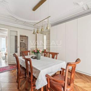Paris XVIe - Trocadéro - Appartement familial 5 pièces 146 m2
