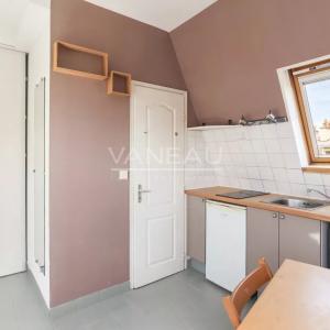 Paris VIIIe Rome/Batignolles Deux pièces Dernier étage