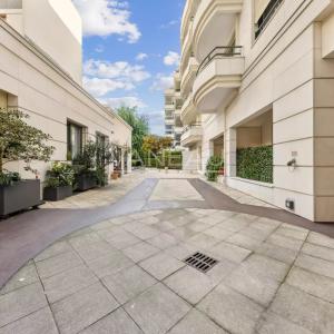 Boulogne-Billancourt / (Porte de Saint-Cloud) - Deux pièces au c