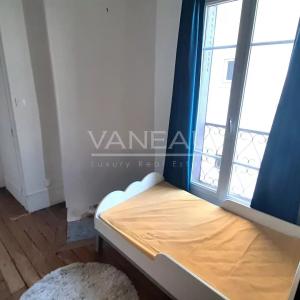 RUE DE VAUGIRARD - MEUBLÉ