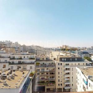 Paris XIXe - Bel appartement de cinq pièces - Vue dégagée - Cave