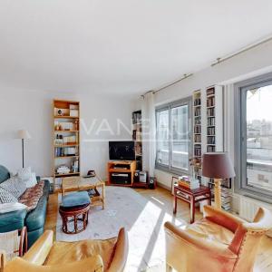 Paris XIXe - Bel appartement de cinq pièces - Vue dégagée - Cave