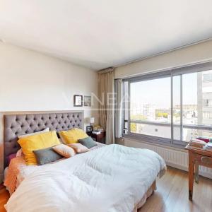 Paris XIXe - Bel appartement de cinq pièces - Vue dégagée - Cave