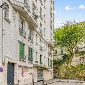 Studio au calme, au pied de Montmartre -