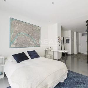 Paris IXe - Rue Mansart - Six pièces en triplex - Habitation et 