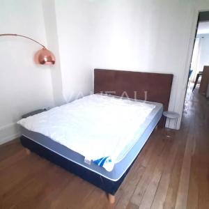 RUE DE VAUGIRARD - MEUBLÉ