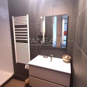 RUE DE VAUGIRARD - MEUBLÉ