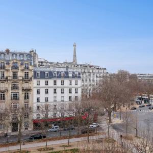 Paris VIIe - Breteuil Invalides - Etage élevé avec vue dégagée