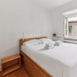 Paris VIIe - Saint Dominique - Etage élevé vue Tour Eiffel