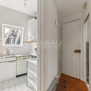 Paris VIIe - Saint Dominique - Etage élevé vue Tour Eiffel