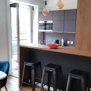 RUE DE VAUGIRARD - MEUBLÉ