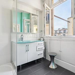 Paris XVIe - Auteuil - Michel Ange - Etage élevé - Calme et vue 