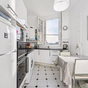 Paris XVIe - Auteuil - Michel Ange - Etage élevé - Calme et vue 