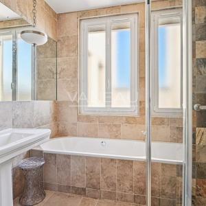 Paris IIème - Place Vendôme - Rare à la vente.