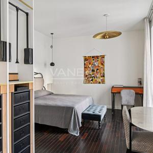 Paris IIème - Place Vendôme - Rare à la vente.