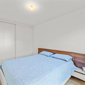 Cannes Montrose : Appartement en dernier étage, avec vue mer à v