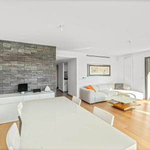 Cannes Montrose : Appartement en dernier étage, avec vue mer à v