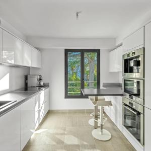 Cannes Montrose : Appartement en dernier étage, avec vue mer à v