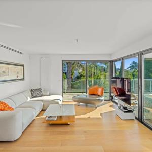 Cannes Montrose : Appartement en dernier étage, avec vue mer à v