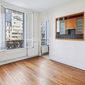 PARIS XVème Nord – Place du commerce 2/3 pièces – Vue dégagée to