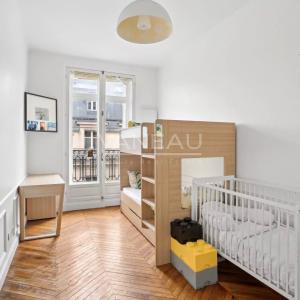 Paris XVIe - Place Victor Hugo - Exclusivité