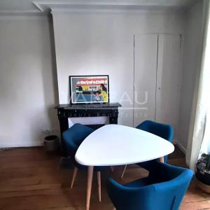 RUE DE VAUGIRARD - MEUBLÉ