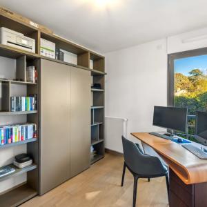 Cannes Montrose : Appartement en dernier étage, avec vue mer à v