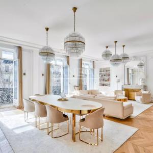 PARIS VIIIe - Faubourg du Roule