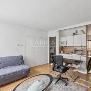 Paris XVIe - Place Victor Hugo - Studio sur jardin