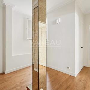 Paris XVe - Necker : Appartement 3 pièces en rez-de chaussée - H