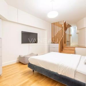 PARIS XVIe - VICTOR HUGO - Magnifique deux pièces au calme absol