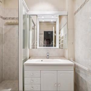 Paris XVe - Appartement quatre pièces avec loggia