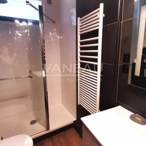 RUE DE VAUGIRARD - MEUBLÉ