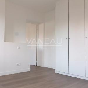 PARIS XVII - Appartement en étage élevé avec deux chambres - Rue