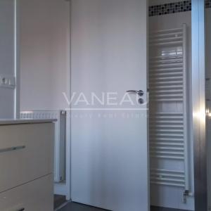 PARIS XVII - Appartement en étage élevé avec deux chambres - Rue