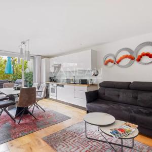 PARIS XVI - ETOILE - studio - terrasse