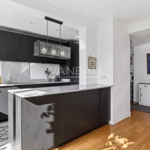 Boulogne Billancourt, Appartement familial en dernier étage avec