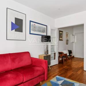 PARIS XVIe - Bel ancien avec ascenseur