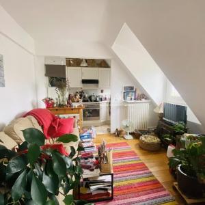 Boulogne centre - Trois pièces dernier étage avec balcon