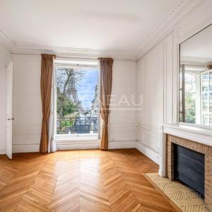 Paris XVIe Trocadéro - Vue tour Eiffel  Appartement Familial et 